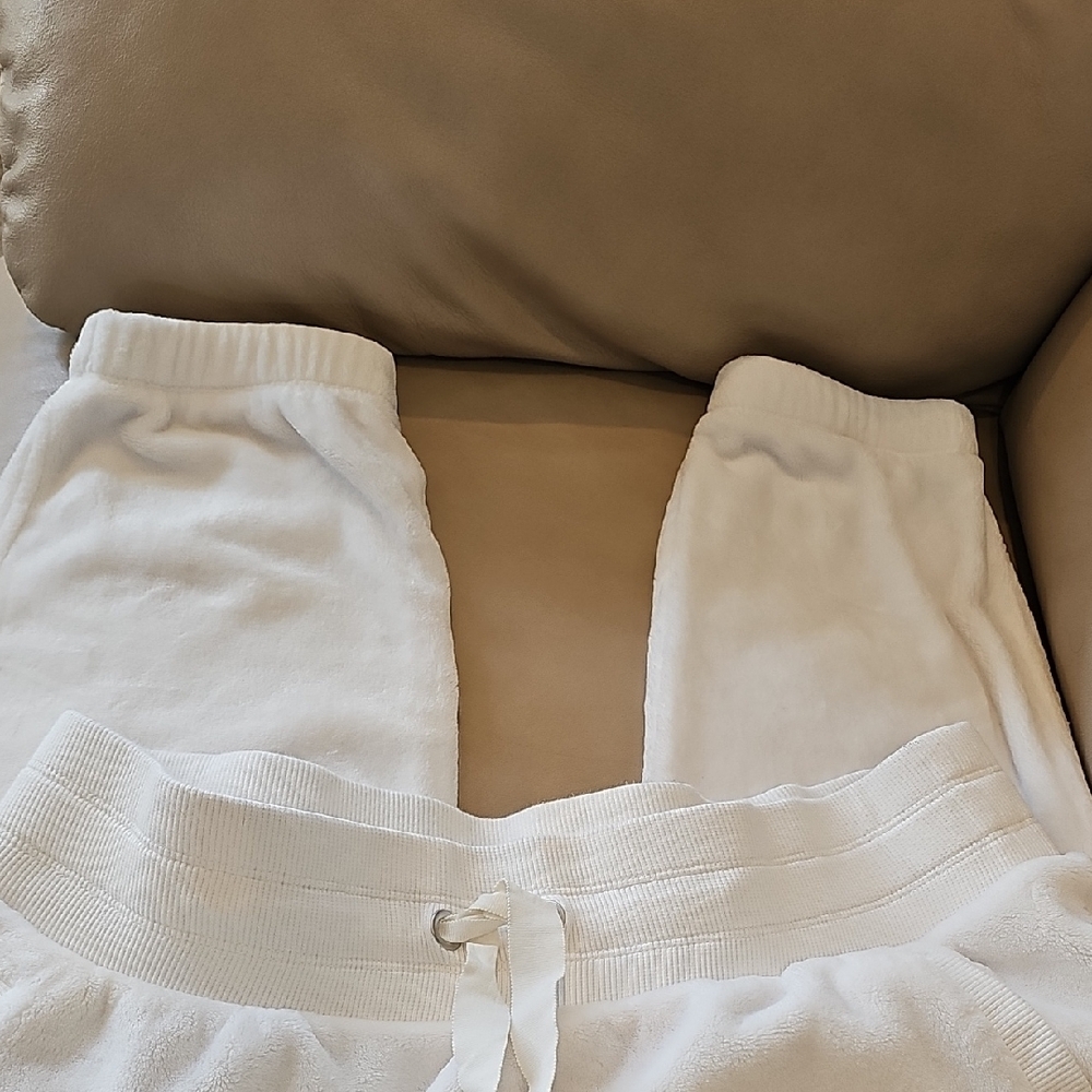 ATHELTA Cozy Cream Lounge Set - Picture 4 of 9